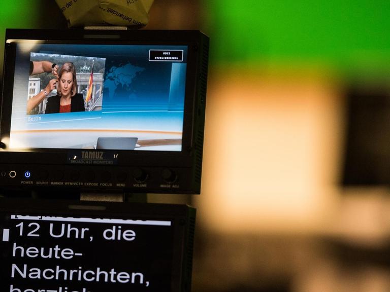 Auf dem Monitor einer Studiokamera ist Nicole Diekmann, ZDF-Hauptstadtkorrespondentin, zu sehen.