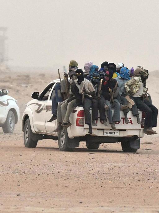 Flüchtlinge fahren von Agadez in Niger Richtung Libyen, um von dort nach Europa zu gelangen.