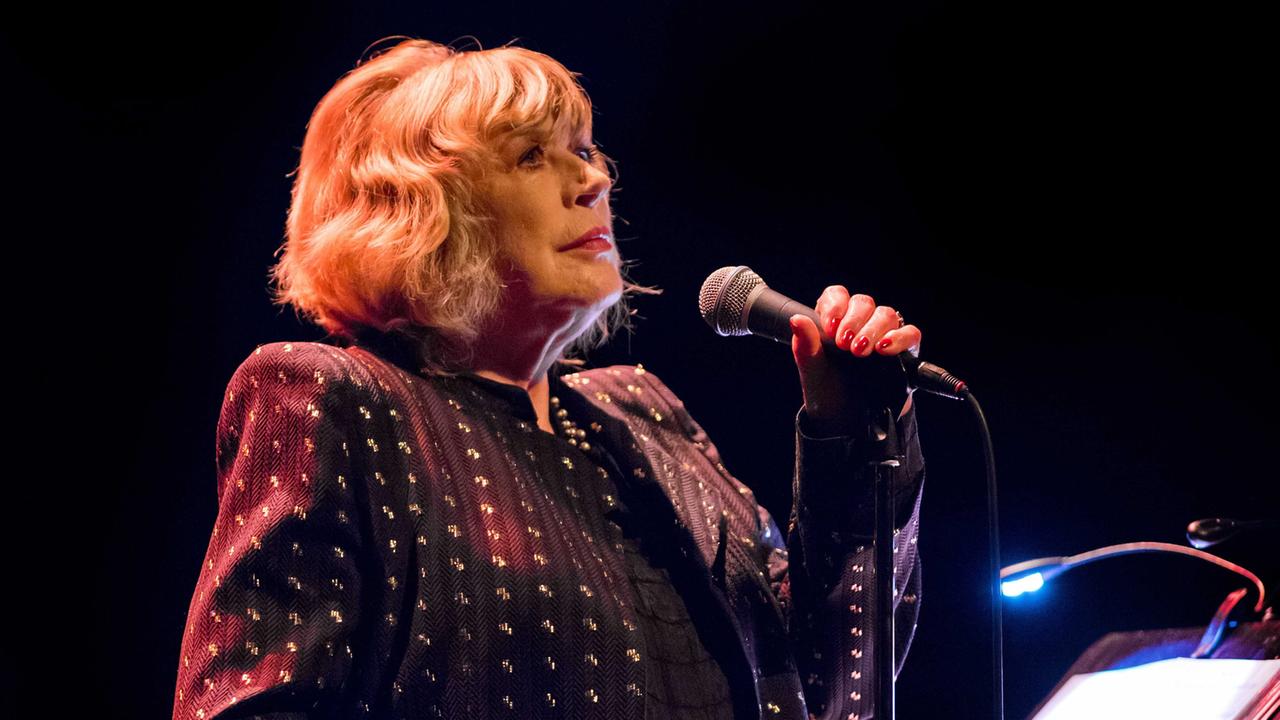 Marianne Faithfull 2014 bei einem Konzert in Amsterdam