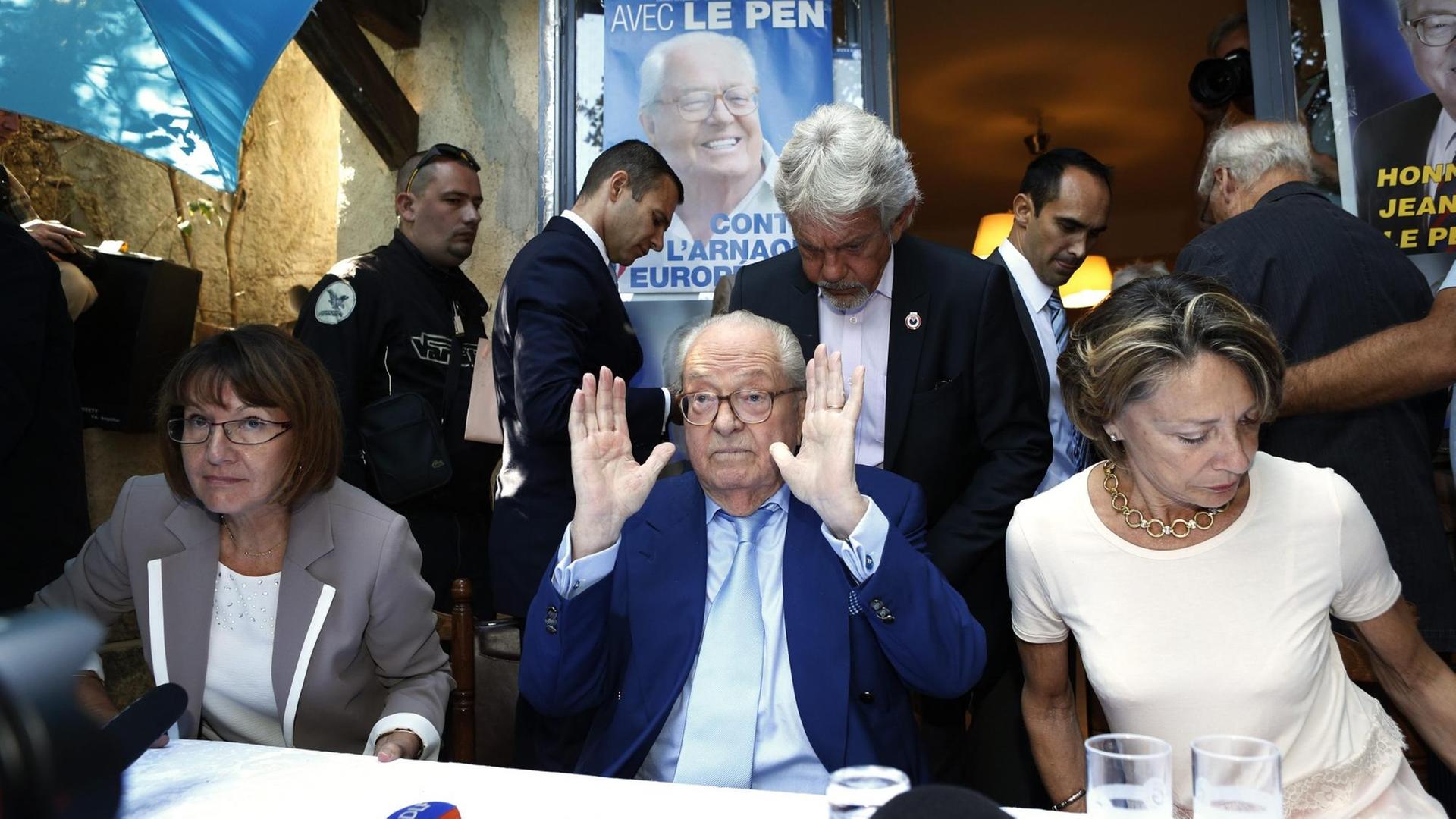 Der geschasste Gründer des Front National, Jean Marie Le Pen, will eine eigene rechtsextreme Bewegung gründen
