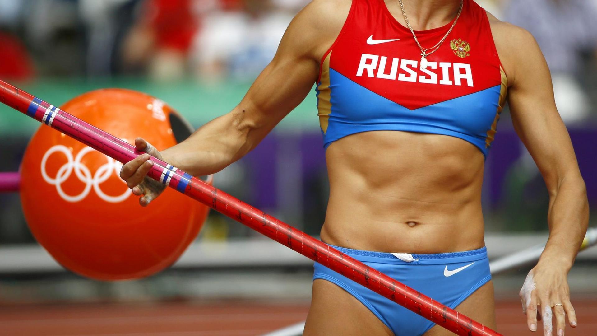 Die russische Leichtathletik Yelena Isinbayeva bei den Olympischen Spielen in London.