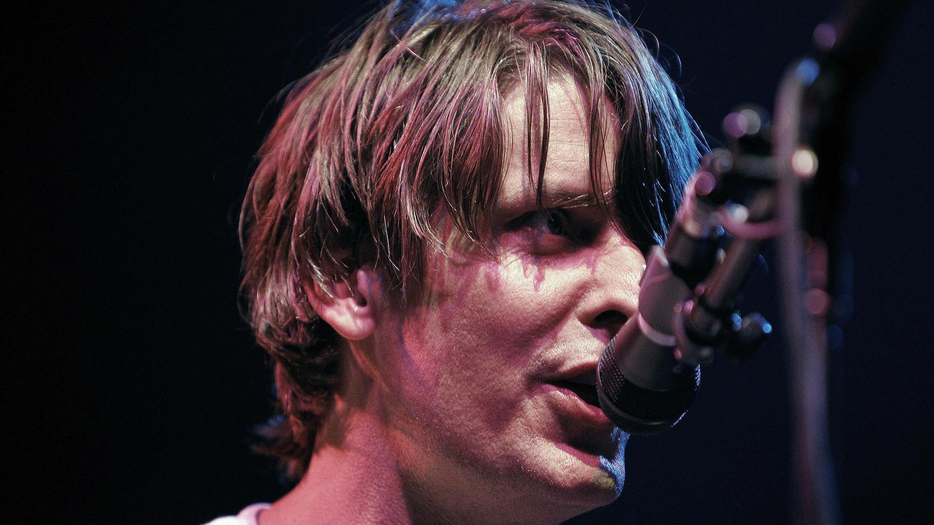 Sänger Stephen Malkmus, hier aufgenommen bei einem Pavement-Konzert im Roy Wilkins Auditorium im Jahr 2010