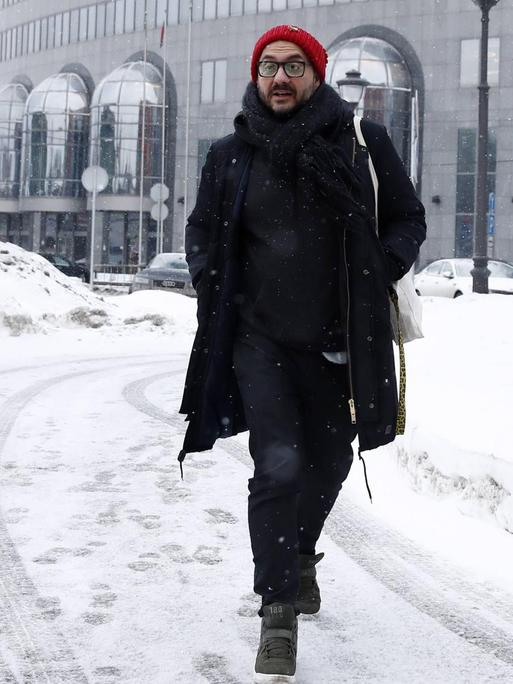 MOSCOW, RUSSIA - JANUARY 21, 2019: Director Kirill Serebrennikov charged with embezzling of state funds heads for Moscow s Meshchansky District Court hearing into the Seventh Studio case; Seventh Studio is a theatre company founded by Serebrennikov in 2012. Artyom Geodakyan/TASS PUBLICATIONxINxGERxAUTxONLY TS09E5CB