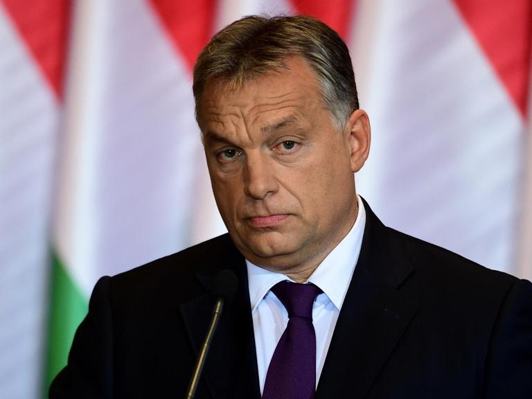 Der ungarische Premierminister Viktor Orban spricht nach dem gescheiterten Referendum zur Flüchtlingspolitik auf einer Pressekonferenz in Budapest, Ungarn.