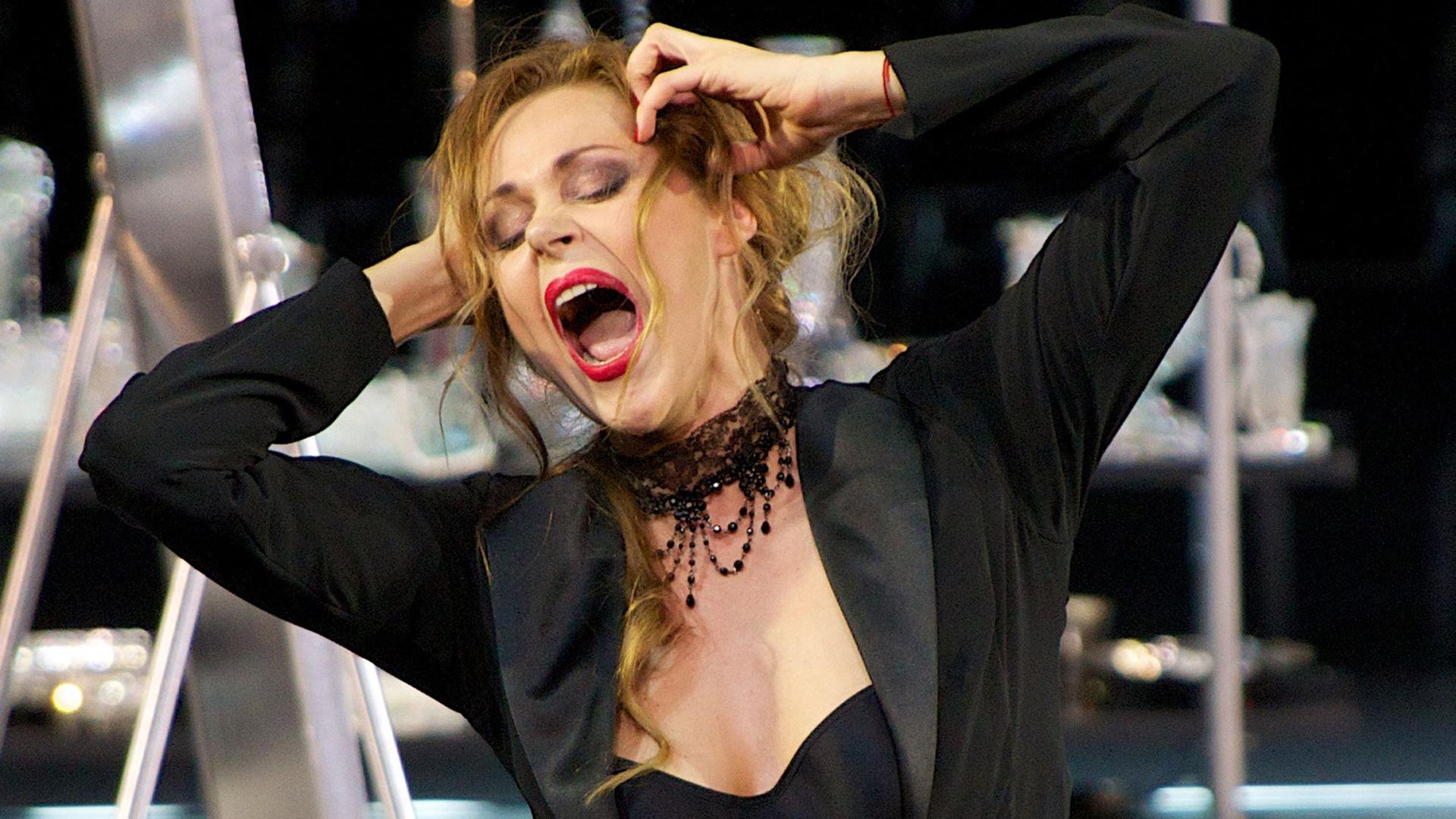 Die lettische Sopranistin Kristine Opolais singt die Titelpartie von Giacomo Puccinis Oper "Manon Lescaut" in der Bayerischen Staatsoper in München.