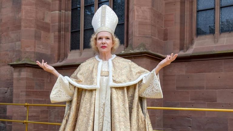 Sunnyi Melles als Papst in "Luther", Nibelungen Festspiele Worms 2021.