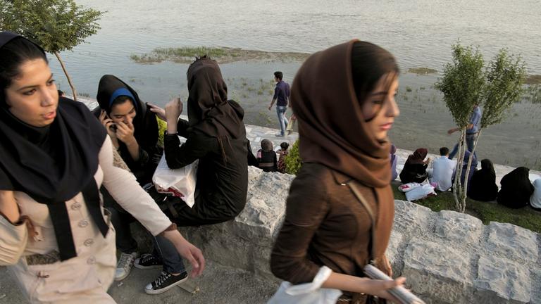 Unter den Internetsperren leider vor allem junge Iraner (Bild: Dirk Gebhardt) Unter den Internetsperren leider vor allem junge Iraner (Bild: Dirk Gebhardt)