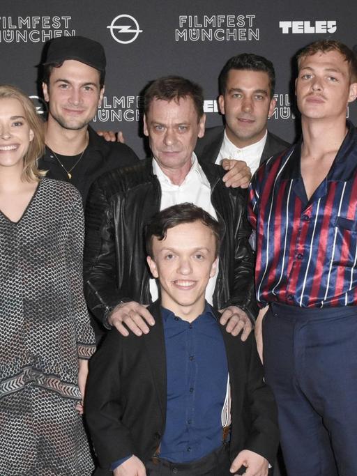Regisseur Leonel Dietsche mit Cast bei der Premiere von Ende Neu auf dem 36. Filmfest München 2018 im City Kino in München, 01.07.2018 *** Director Leonel Dietsche with cast at the premiere of Ende New at the 36 Filmfest München 2018 at the City Kino in Munich 01 07 2018 Foto:xP.xSchönbergerx/xFuturexImage
