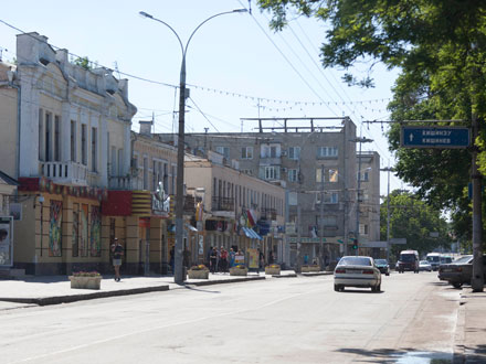 Die Straße des 25. Oktobers in Tiraspol, der Hauptstadt Transnistriens