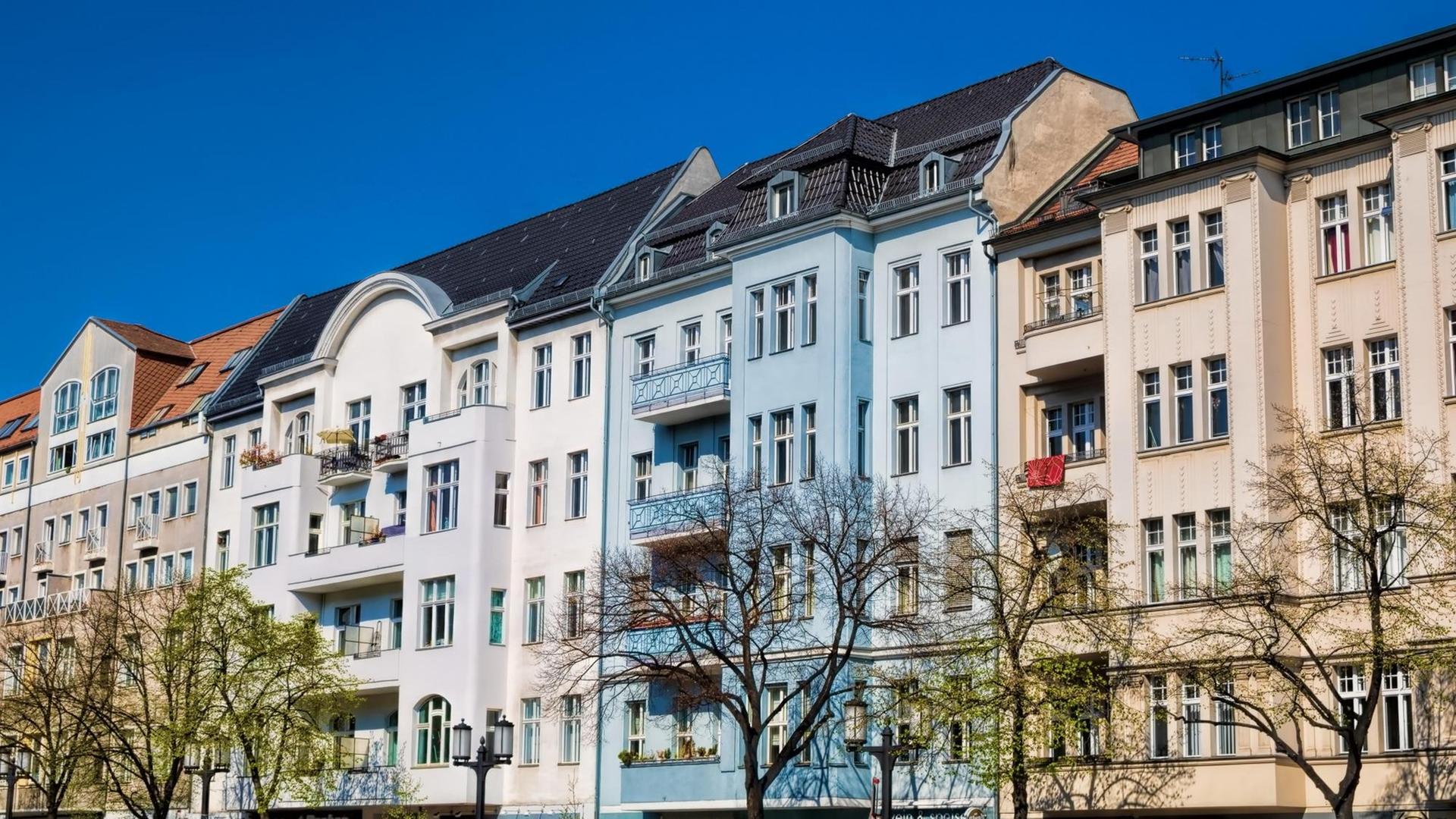 Mehrere sanierte Altbau-Mehrfamilienhäuser in Berlin-Charlottenburg