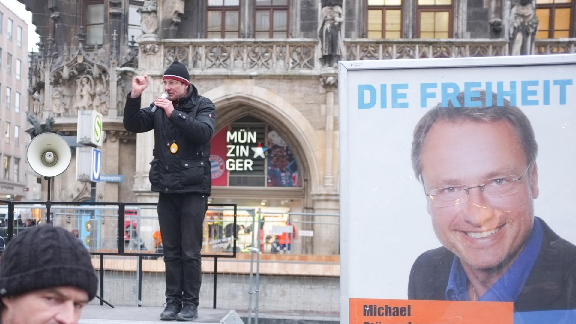 Michael Stürzenberger bei einer Kundgebung auf dem Marienplatz in München