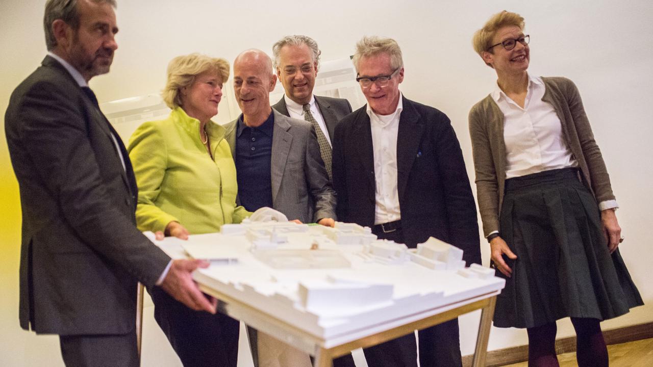 Das Schweizer Architekturbüro Herzog & de Meuron präsentiert 2016 seinen Entwurf