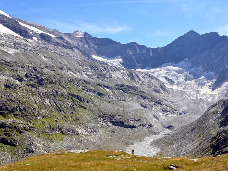 Blick auf das Ödenwinkelkees in der Weißsee Gletscherwelt in den österreichischen Alpen.