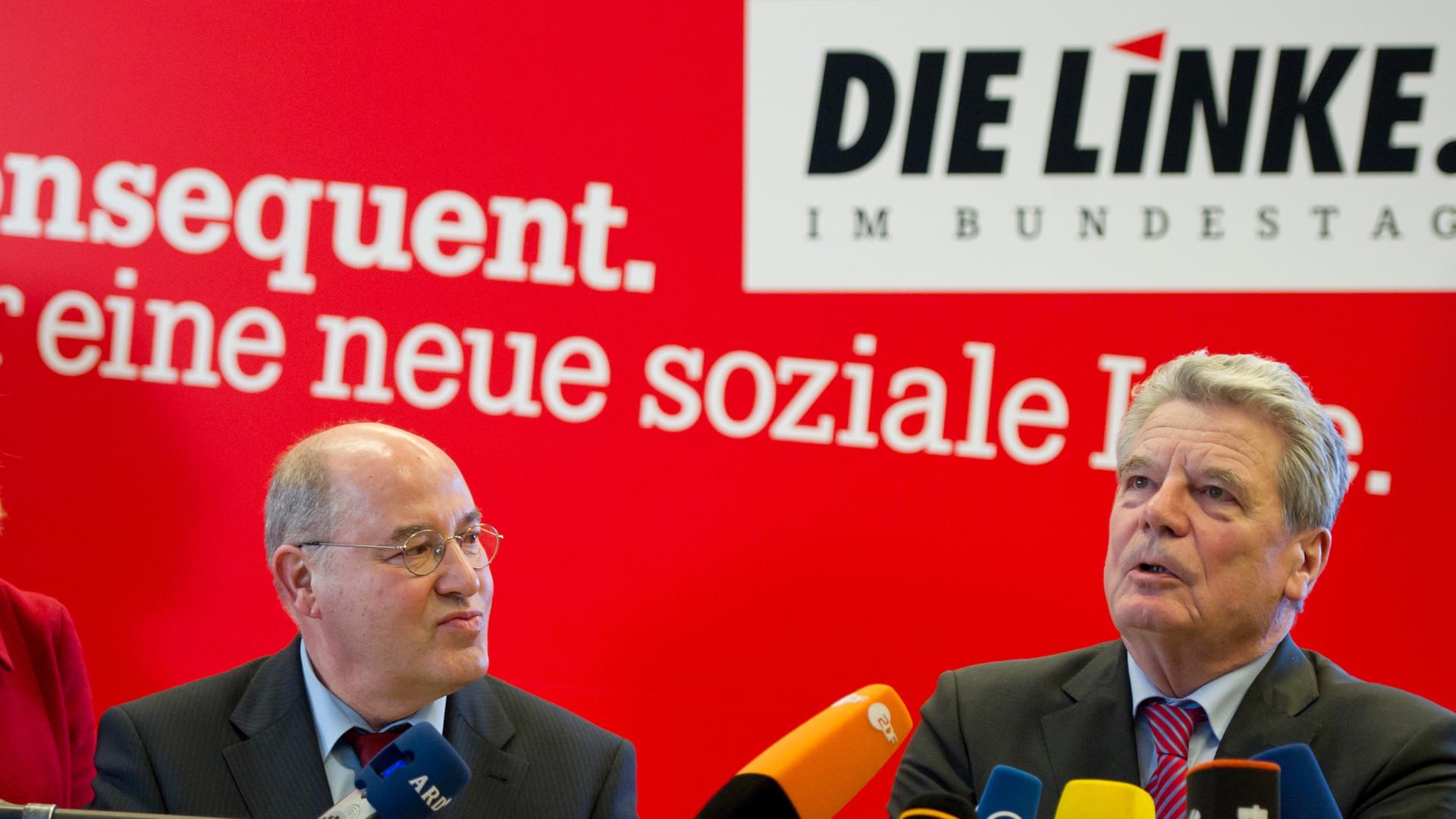 Bundespräsident Joachim Gauck im März 2012 zusammen mit Linken-Fraktionschef Gregor Gysi.
