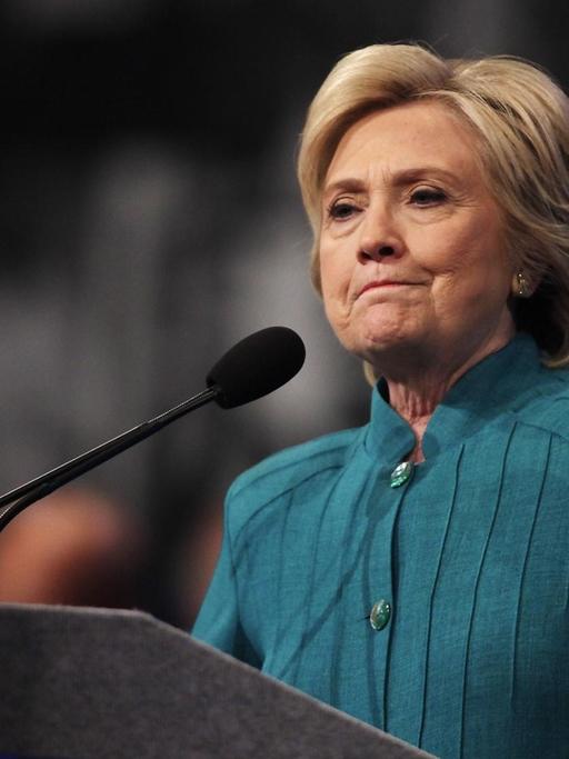 Die demokratische Präsidentschaftskandidatin Hillary Clinton bei einer Rede.