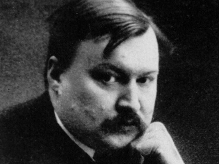 Der russische Komponist, Schüler von Rimski-Korsakow, Alexander Glasunow, in einer zeitgenössischen Aufnahme. Er wurde am 10. August 1865 in Petersburg geboren und verstarb am 21. März 1936 in Neuilly-sur-Seine.