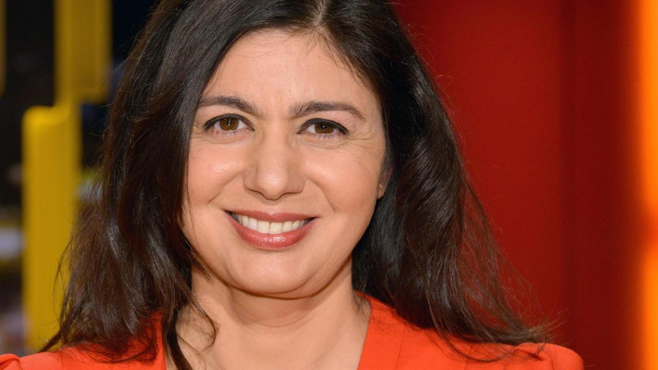 Hatice Akyün, deutsch-türkische Schriftstellerin, Journalistin, aufgenommen am 02.06.2014 während einer Aufzeichnung der RBB-Talksendung "Thadeusz" in Berlin.