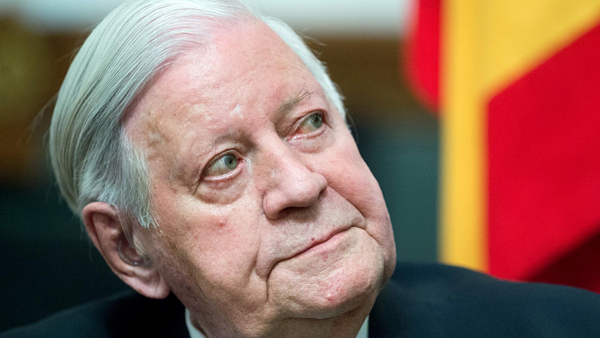 Der ehemalige Bundeskanzler Helmut Schmidt bei einem Empfang in Berlin, anlässlich seines 95. Geburtstages 2013.