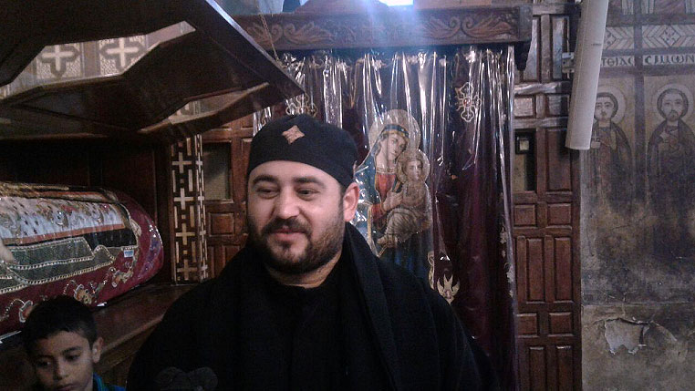 Vater Matta ist zu Besuch im Kloster des Heiligen Bishoi, er leitet eine Kirchengemeinde bei Kairo.