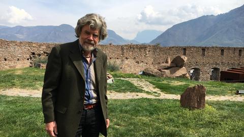 Reinhold Messner im Museum Burg Sigmundskron