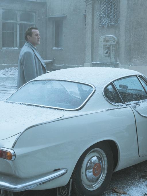 Sebastian Koch und Tom Hanks in einer Szene aus "Bridge of Spies - Der Unterhändler"