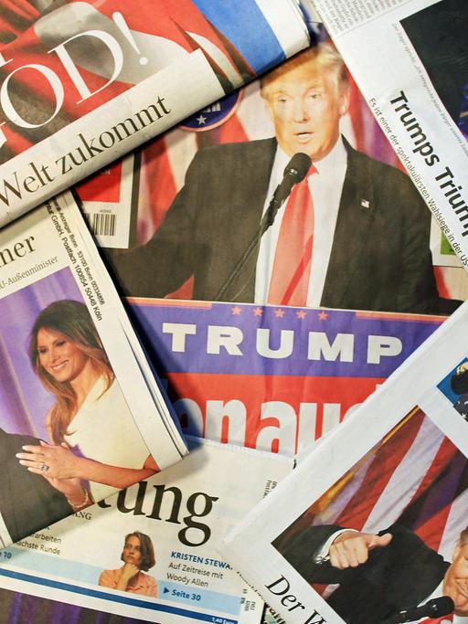 Zeitungen mit Titeln zur US-Wahl und dem Sieg von Donald Trump