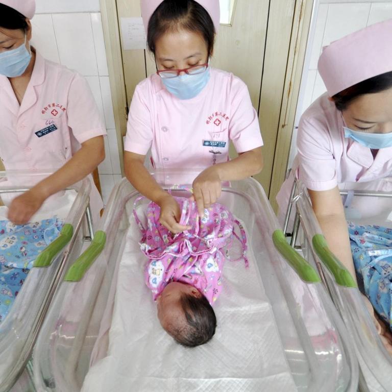 Peking - Chinas Geburtenrate fällt auf tiefsten Wert seit 80 Jahren - Bevölkerung geht viertes Jahr in Folge zurück