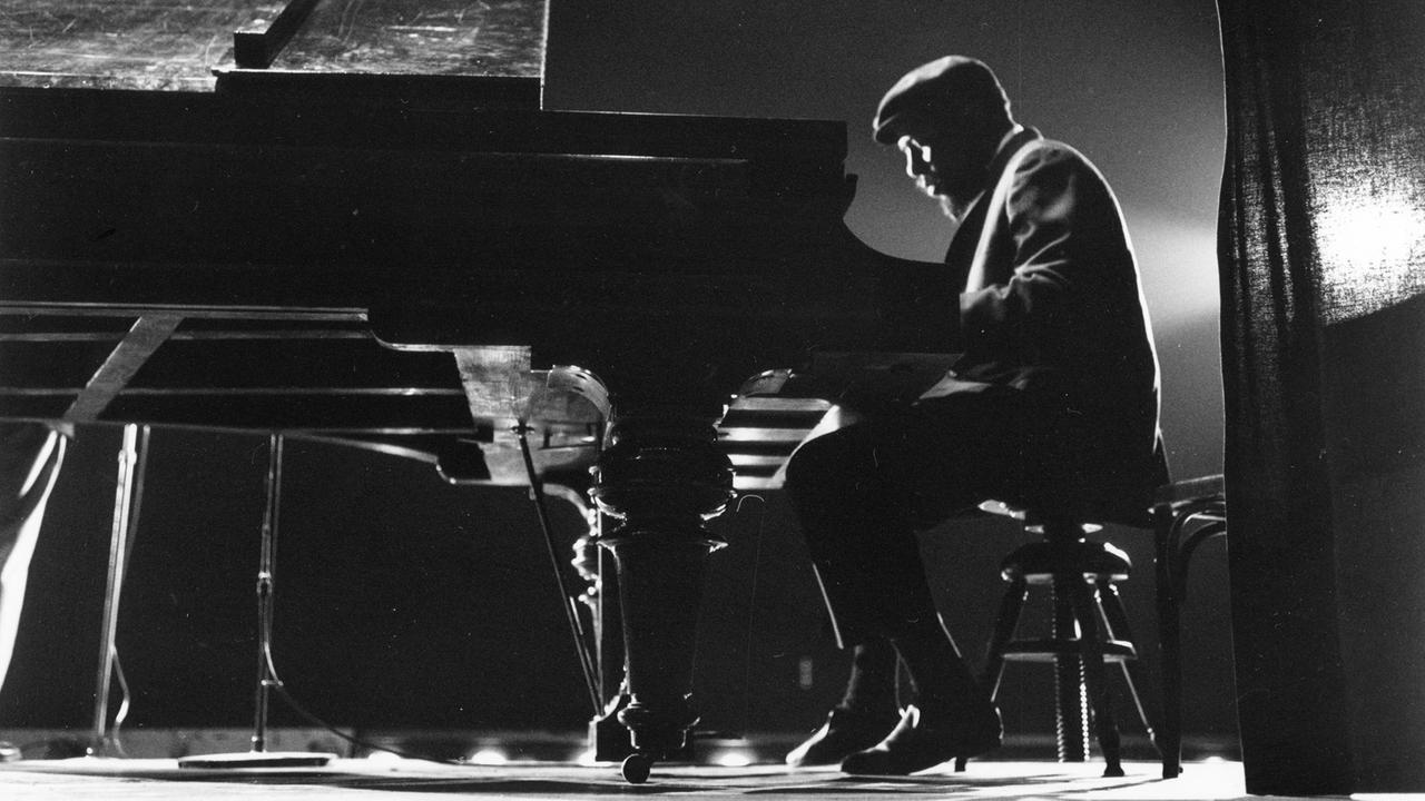 Der Pianist Thelonious Monk während eines Konzerts im Mai 1961 in Zürich.