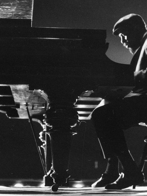 Der Pianist Thelonious Monk während eines Konzerts im Mai 1961 in Zürich.