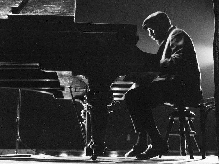 Der Pianist Thelonious Monk während eines Konzerts im Mai 1961 in Zürich.