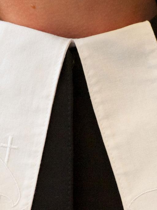 Der Talar, sozusagen die Dienstkleidung, einer evangelischen Pfarrerin.