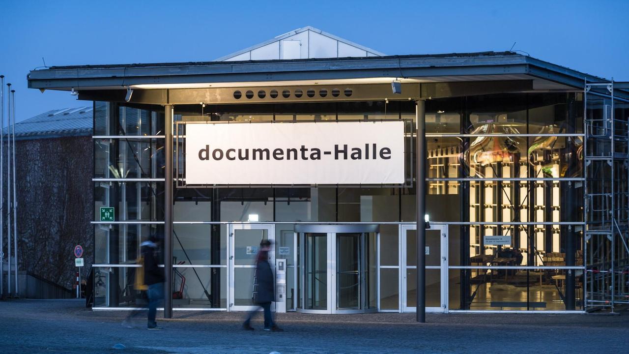 Eingang der Documenta-Halle in Kassel.