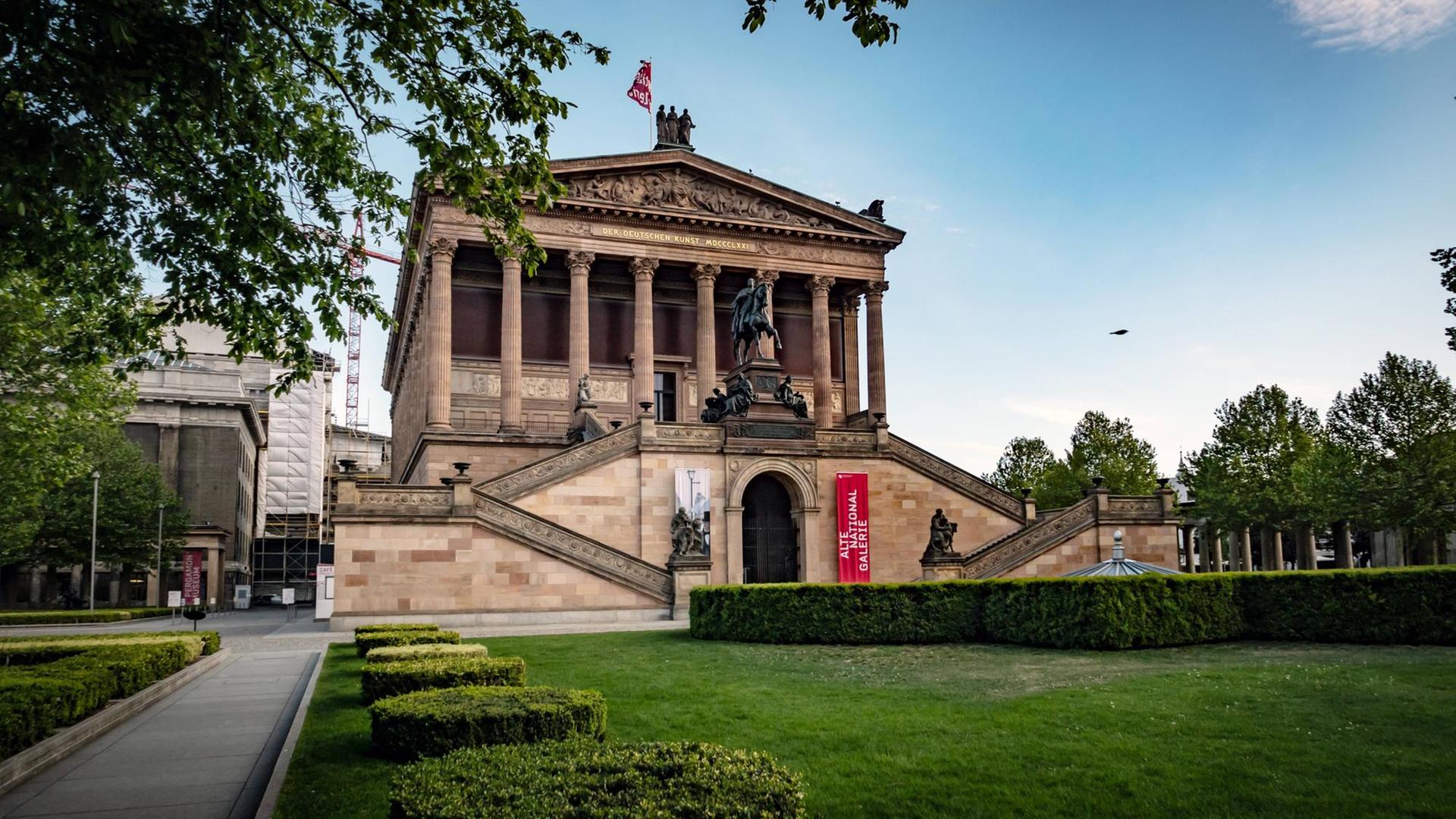 Die Alte National-Galerie auf der Museums-Insel in Berlin kann wieder besucht werden.
