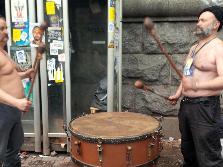 Kosaken auf dem Maidan in Kiew Kosaken auf dem Maidan in Kiew