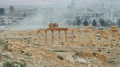 Ruinen der zerstörten Antikenstadt Palmyra in Syrien.