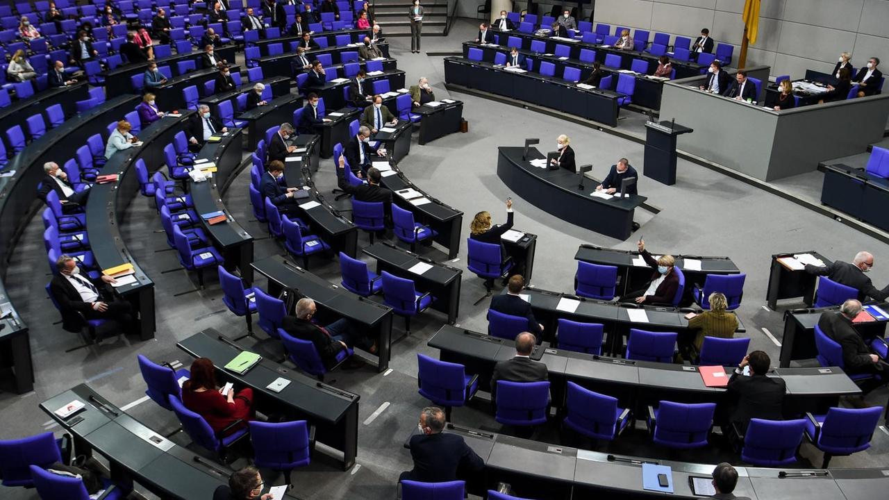 Eine Sicht auf den Plenarsaal im Deutschen Bundestag.