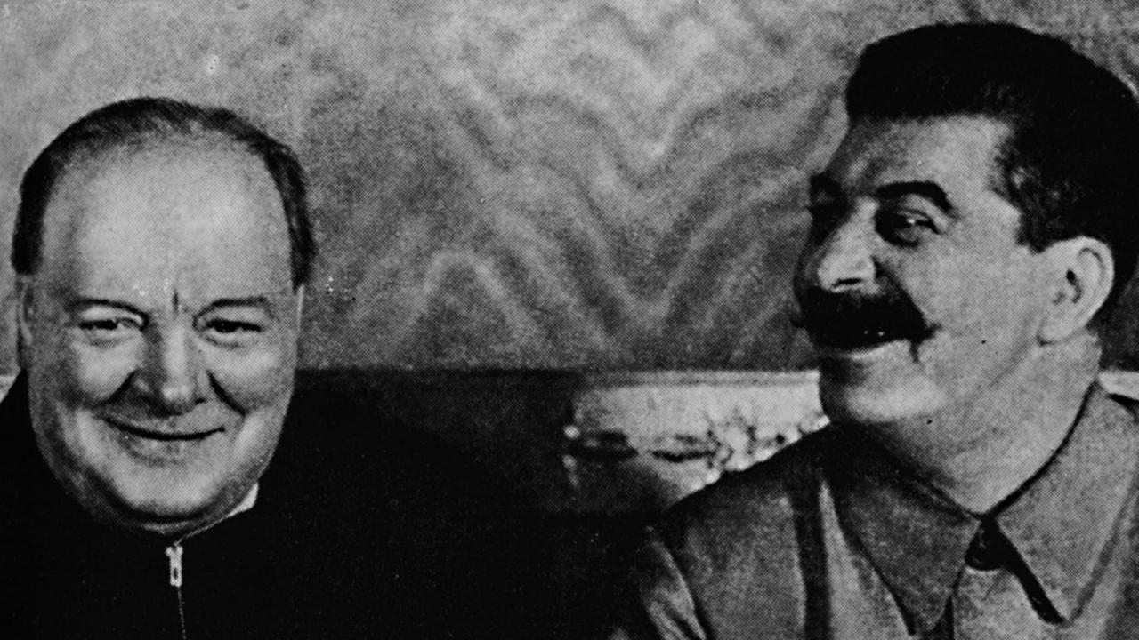 Der sowjetische Diktator Joseph Stalin und der britische Premierminister Winston Churchill während dessen RUsslandbesuchs im Zweiten Weltkrieg.