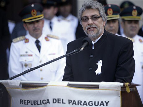 Paraguay's Präsident Fernando Lugo spricht bei einer Feier in der Militärakademie in Capiata, nahe Asuncion