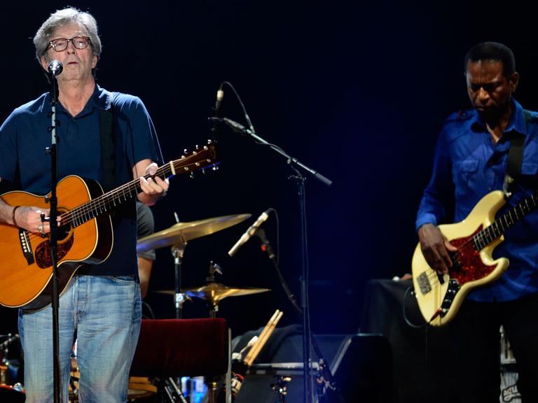 Der britische Sänger Eric Clapton bei einem Auftritt in Prag am 19.06.2013