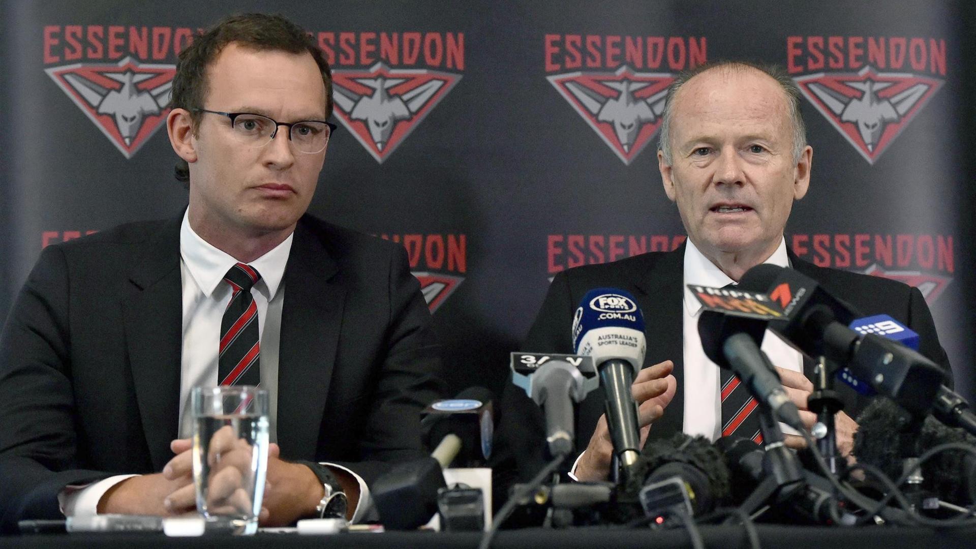 Die Spitzen des Football-Vereins "Essendon Bombers" - Geschäftsführer Campbell und Präsident Tanner - äußern sich zu den Doping-Urteilen gegen ihre Spieler.