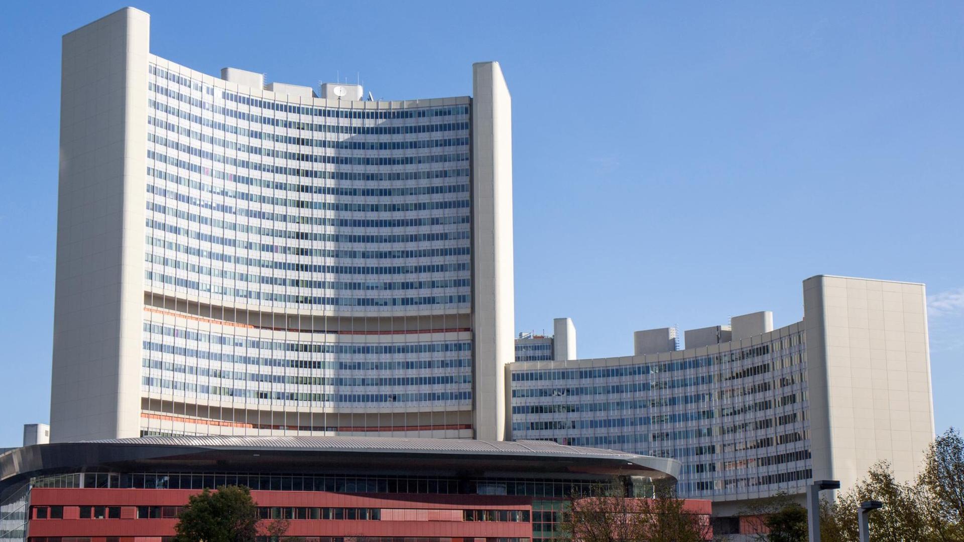 Das Vienna International Centre mit Bürotürmen der IAEO in Wien.