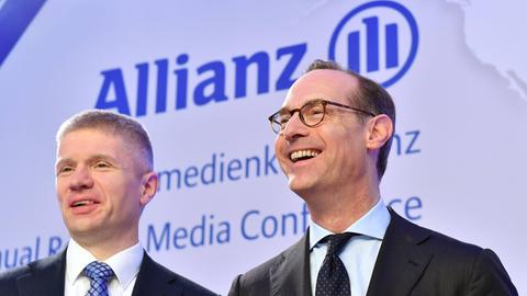 Allianz-Vorstandschef Oliver Bäte und Günther Thallinger, Mitglied des Allianz-Vorstandes auf der Pressekonferenz.