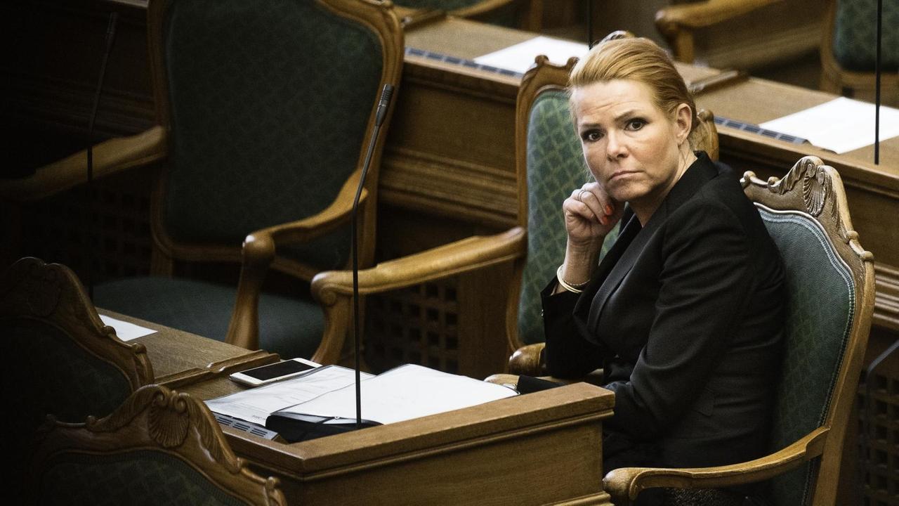 Die dänische Migrationsministerin Inger Stojberg während der Debatte im Parlament in Kopenhagen.