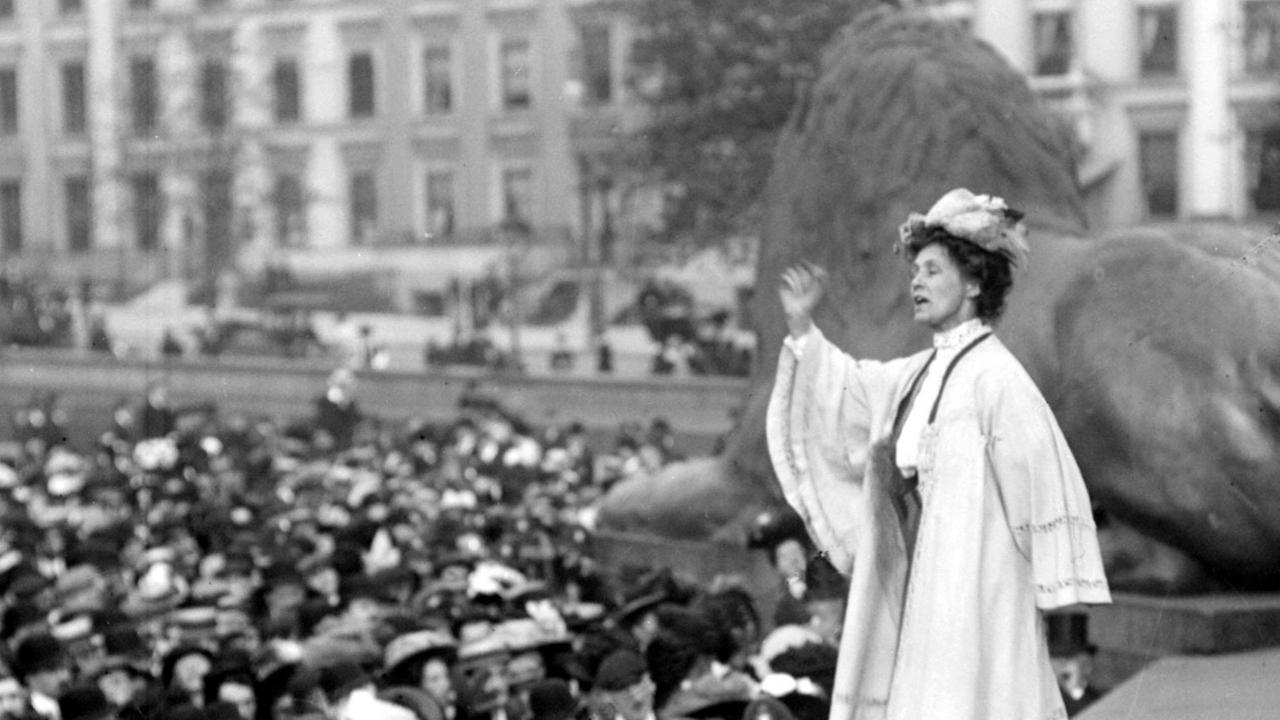 Budget 2017. Embargoed to 2230 Tuesday March 7 File photo dated 11/10/1908 of Suffragette Emily Pankhurst auf einer Versammlung auf Londons Trafalgar Square am 11.Oktober 1908 | PA/PA Wire / URN:30441471