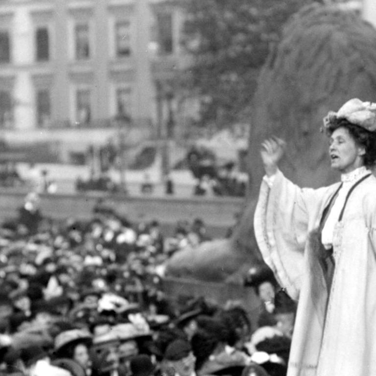 Budget 2017. Embargoed to 2230 Tuesday March 7 File photo dated 11/10/1908 of Suffragette Emily Pankhurst auf einer Versammlung auf Londons Trafalgar Square am 11.Oktober 1908 | PA/PA Wire / URN:30441471
