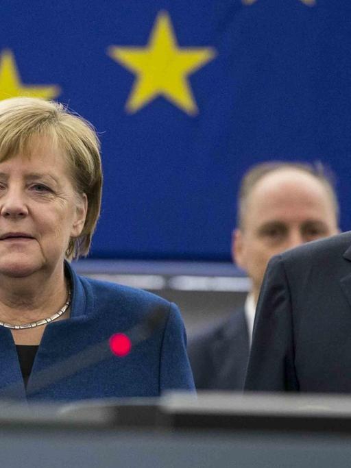 Angela Merkel mit Antonio Tajani in Straßburg.