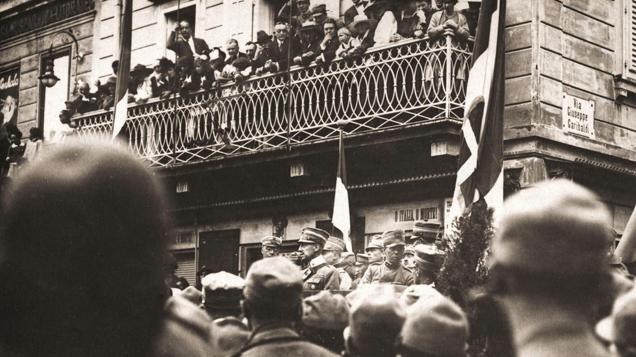 Gabriele d'Annunzio hät eine Rede in  Fiume, 1919. 
