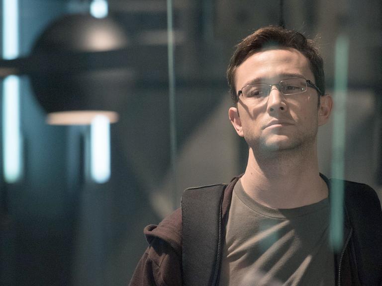 Joseph Gordon-Levitt als Edward Snowden in dem Film "Snowden".