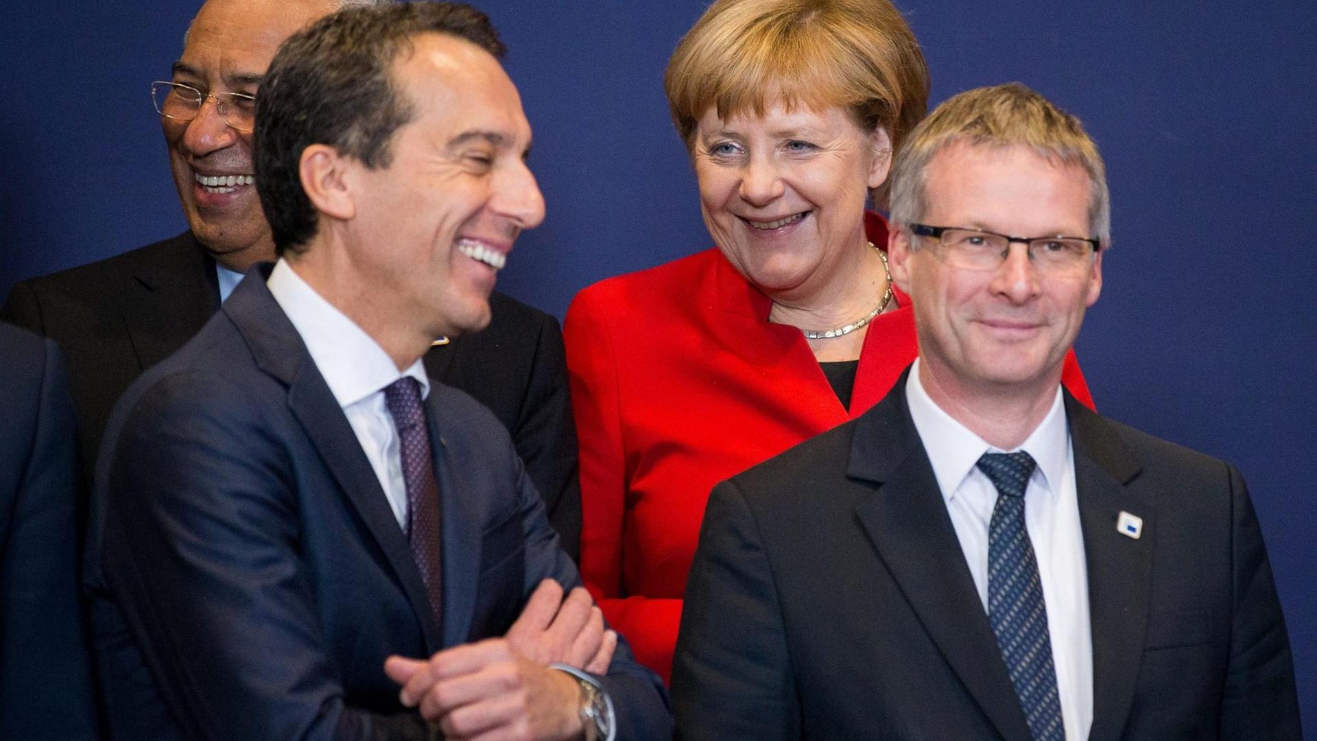 Der Generalsekretär des Europäischen Rats, Jeppe Tranholm-Mikkelsen (rechts) mit Portugals Premierminister Antonio Costa, Österreichs Kanzler Christian Kern und Bundeskanzlerin Angela Merkel in Brüssel