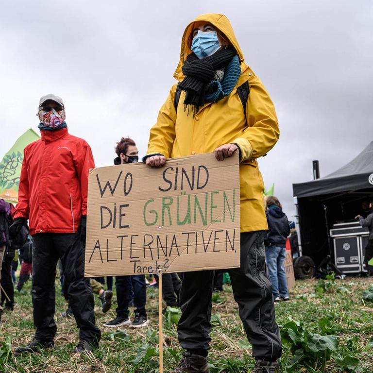 Proteste im Dannenröder Forst - Autobahnbau gegen Klimaschutz